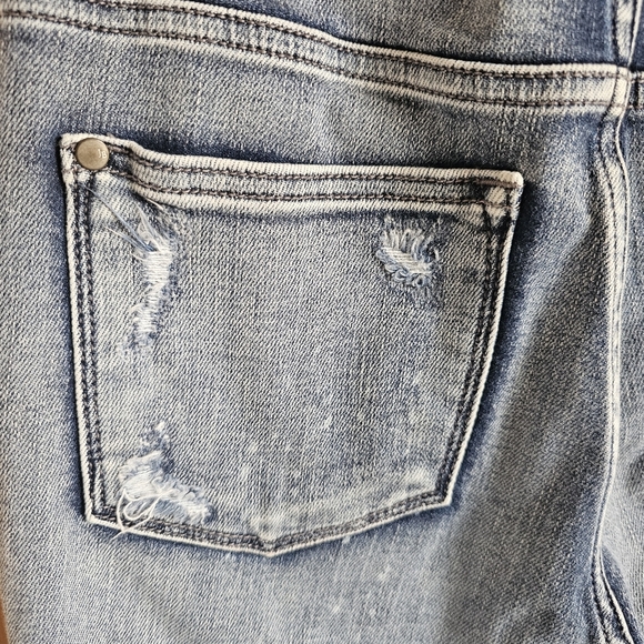 Judy Blue Women's Blue Distressed Jeans - Picture 13 of 14